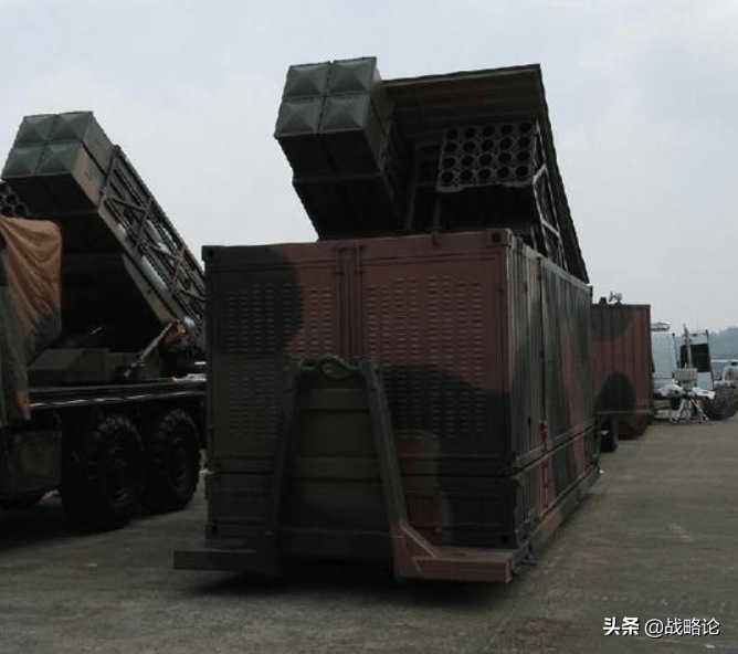 珠海航展中的卫士-600l火箭炮,外形酷似红旗-9,采用集装箱导弹