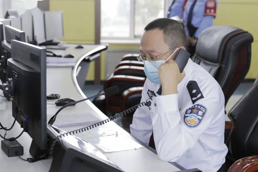 国庆前夕省监狱管理局领导看望慰问封闭执勤备勤民警职