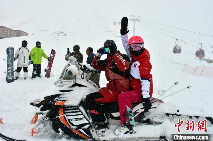 度假区|新疆可可托海国际滑雪度假区开启新雪季首滑