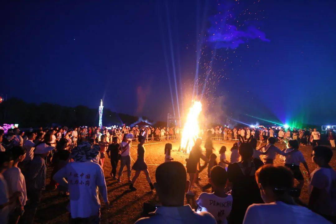 房车露营音乐会(长桌宴), 篝火晚会比如值得一提的地方但是凤阳还有