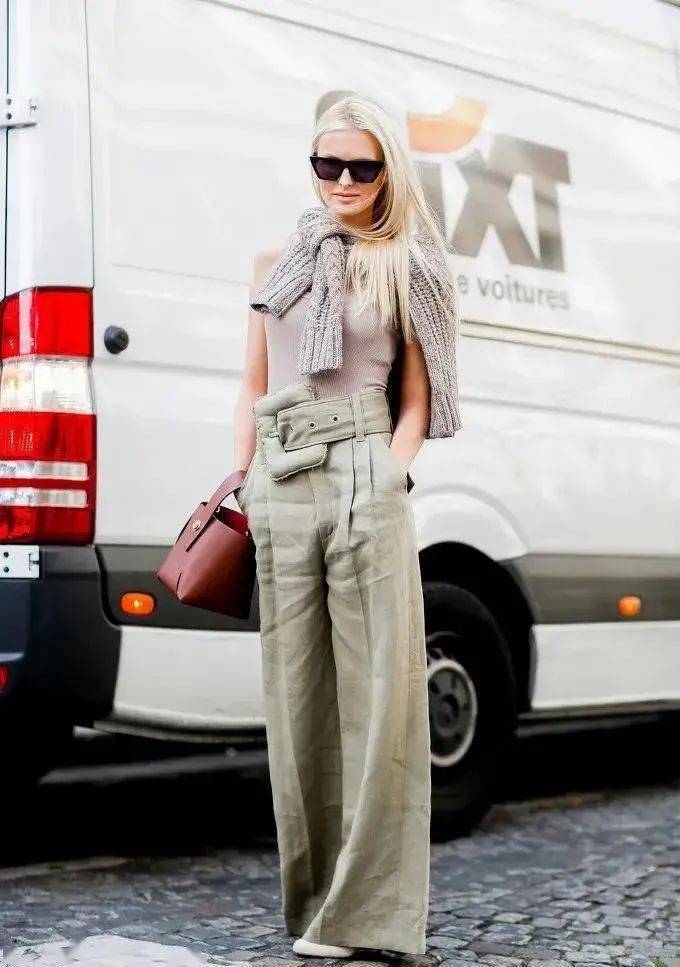 毛衣 秋冬最强穿搭指南就在这了！一件毛衣可以拯救你的衣橱