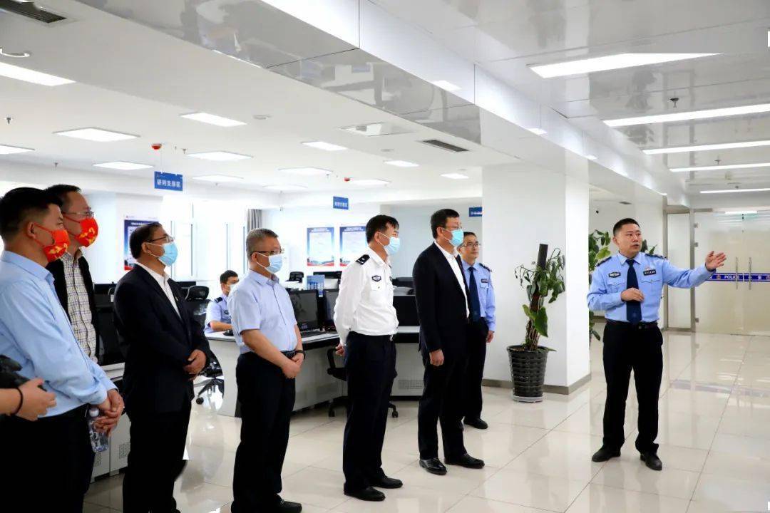 乌海市委副书记,代市长杨进指导国庆安保工作,看望慰问公安民警