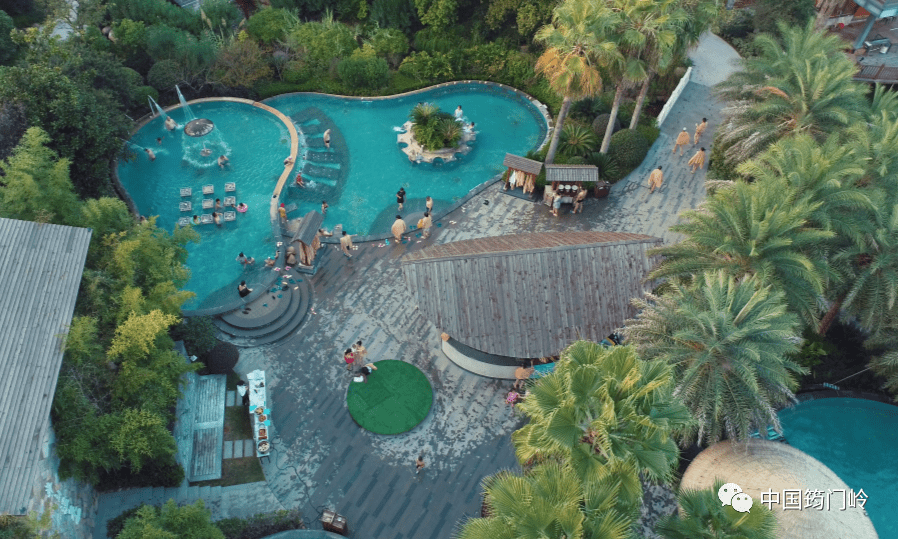 国庆第一天,筠门岭镇景区热闹非凡_温泉