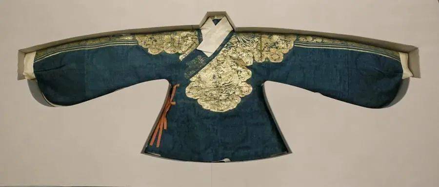 孔博藏珍暗绿地织金纱云肩翔凤短衫