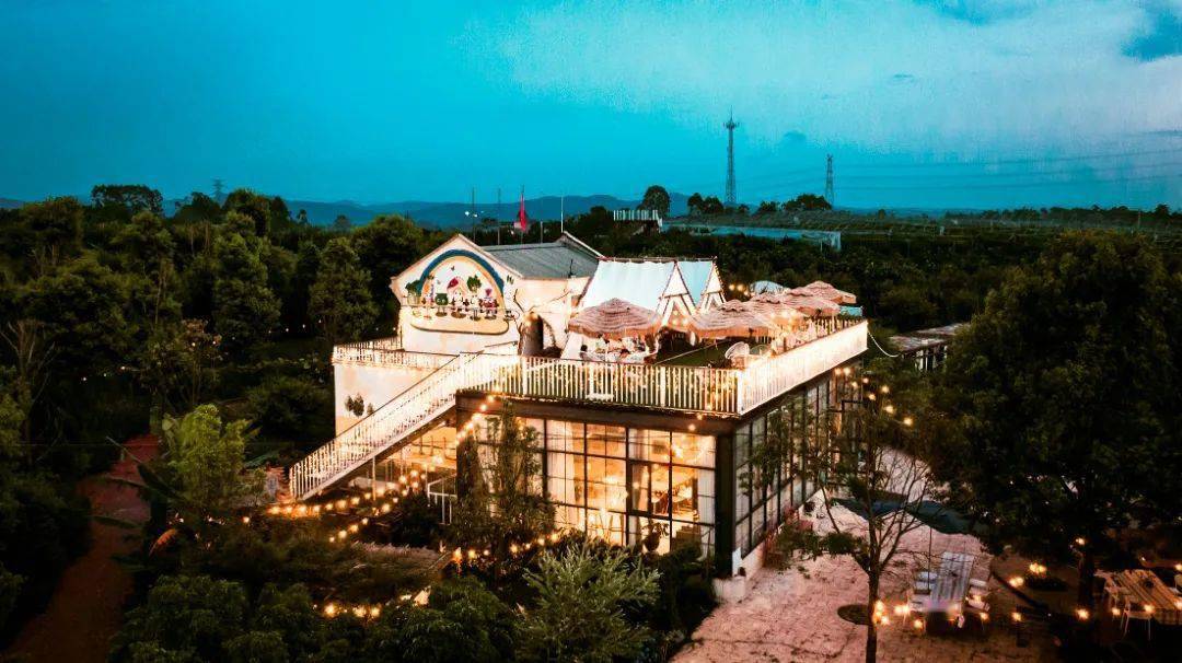 城区内的咖啡厅充满快节奏特色 而作为一处简朴村中的咖啡厅 里屋院子