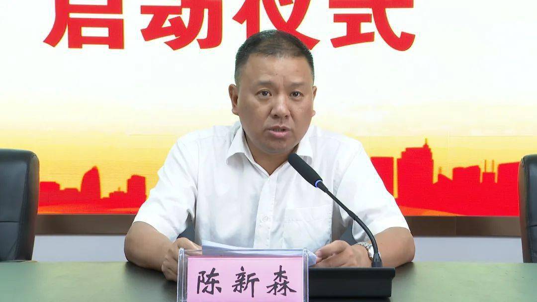 外东南建建设集团总经理陈新刚为非遗影像工程举行捐赠授牌县委常委