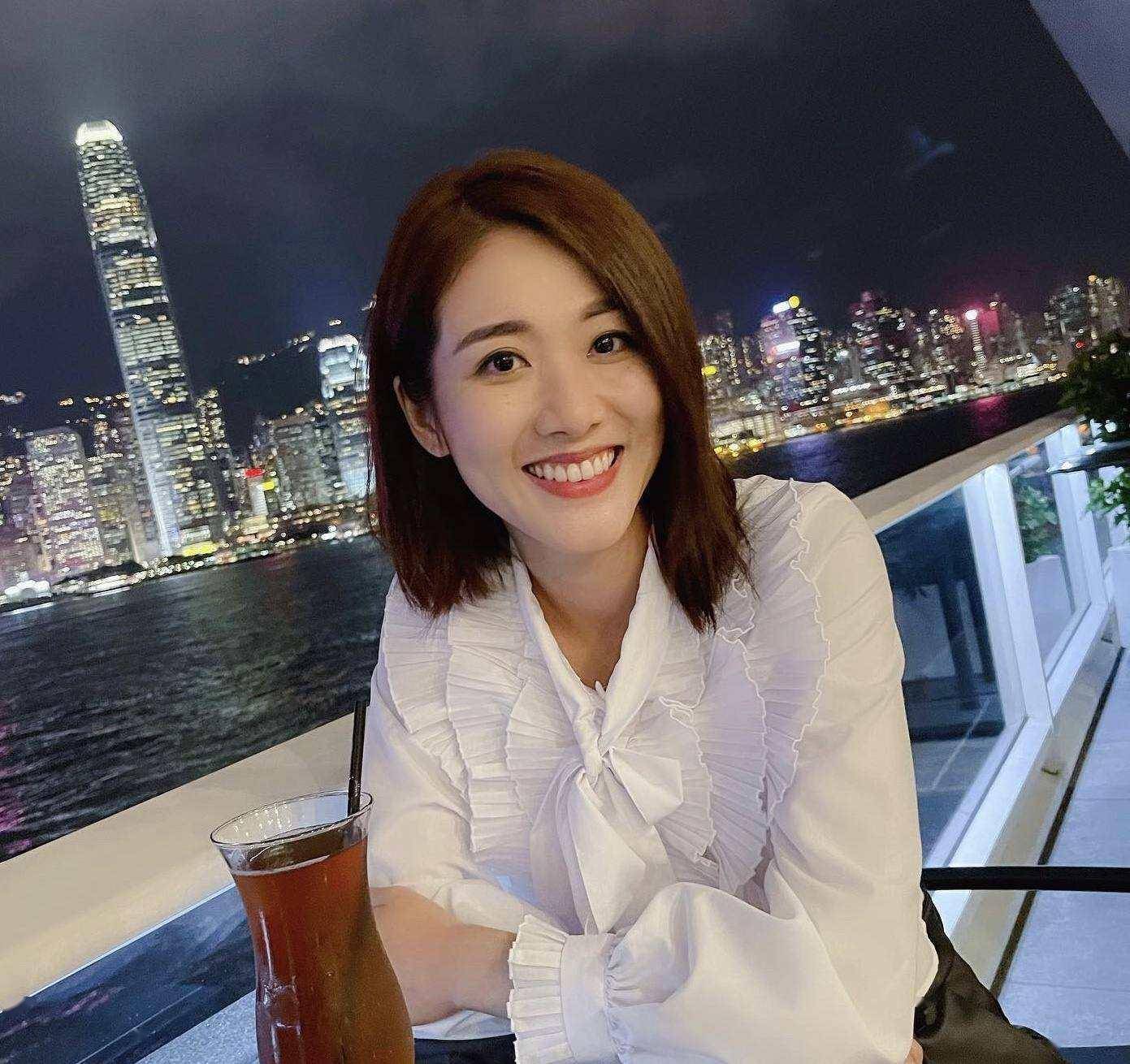 之前不管是《铁探》,还是《机场特警》,邓佩仪的表现都可圈可点,此次