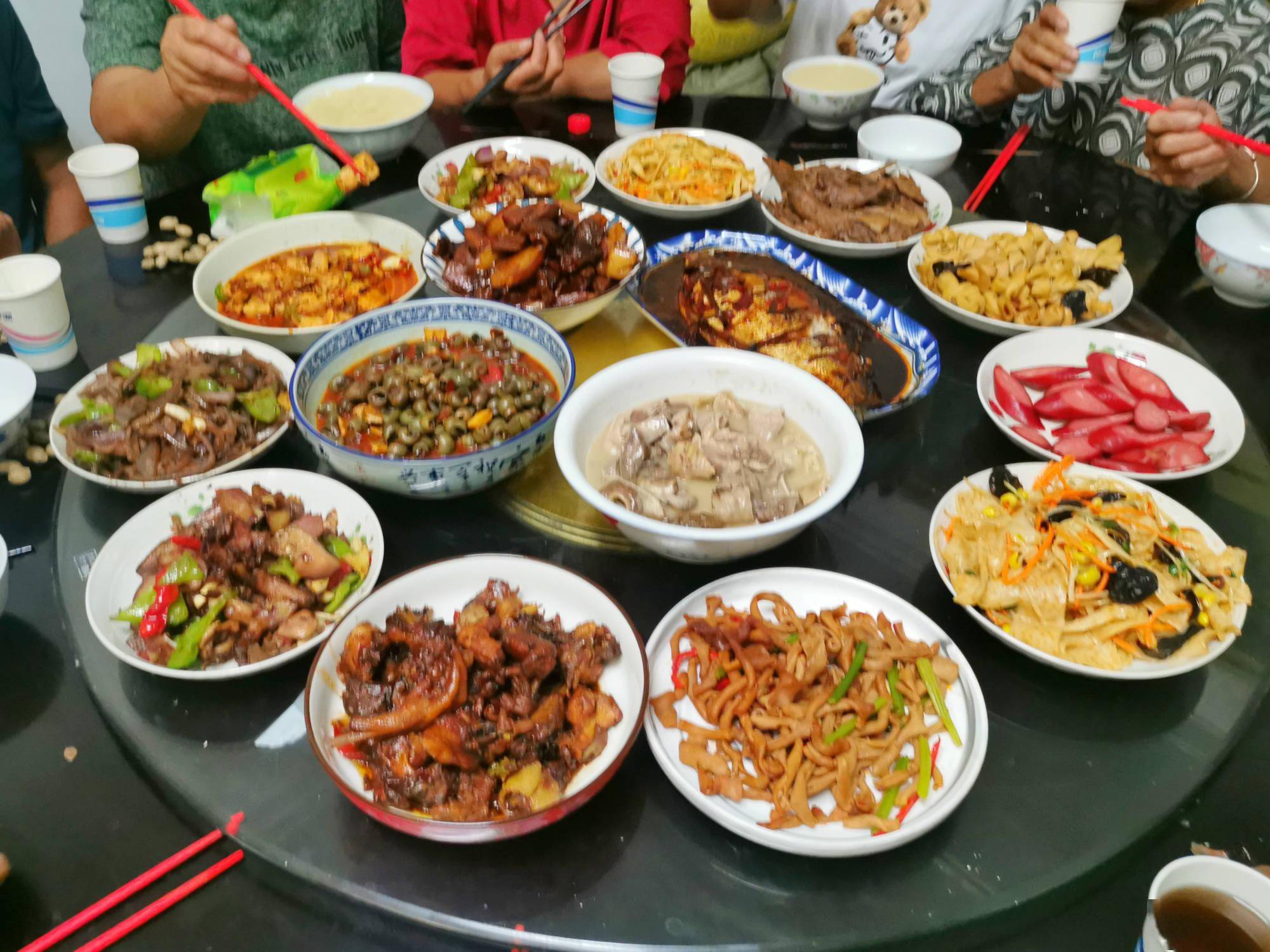 梦见过世的外婆,舅舅做饭给我吃？ 外甥梦见舅舅什么征兆