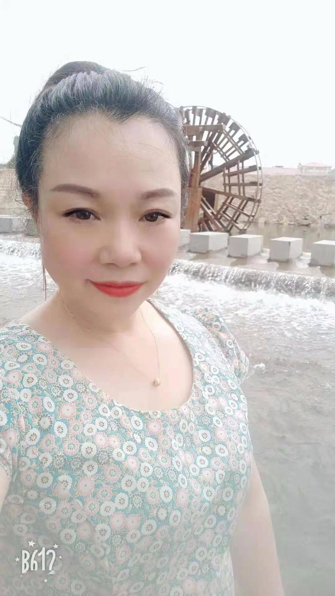 相亲75年单身女士择一人而终老