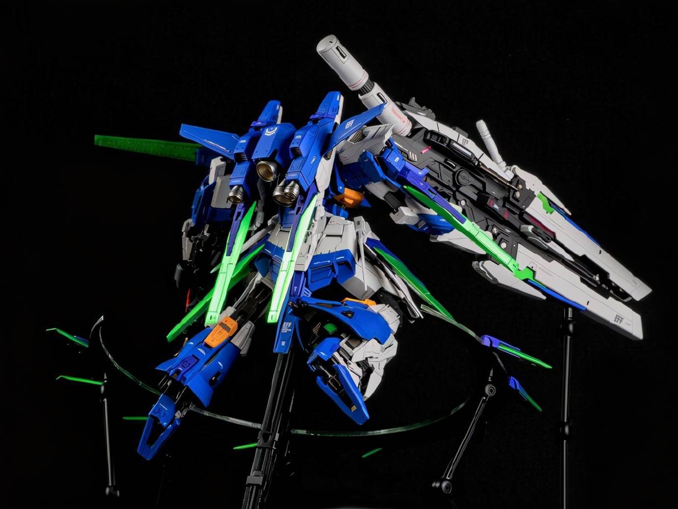 最终决战式样agefx高达模型