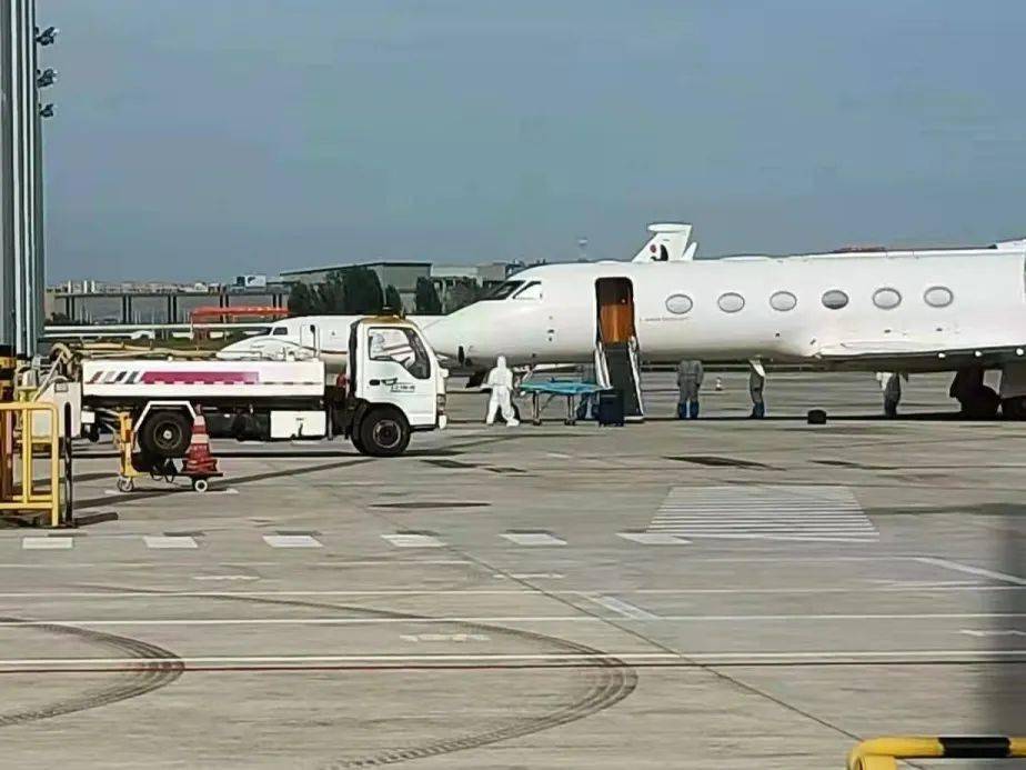 海航金鹿公务急救转运海外重症患者又一次搭起空中生命线