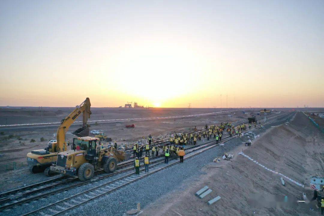 新疆乌将铁路北三台站至将军庙站开通