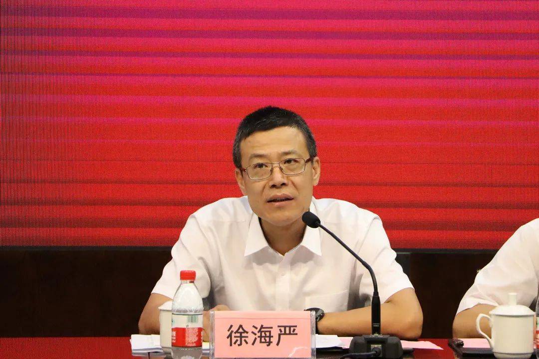 会上,市政府副秘书长徐海严对青科会筹备工作专班提出了具体要求,表示