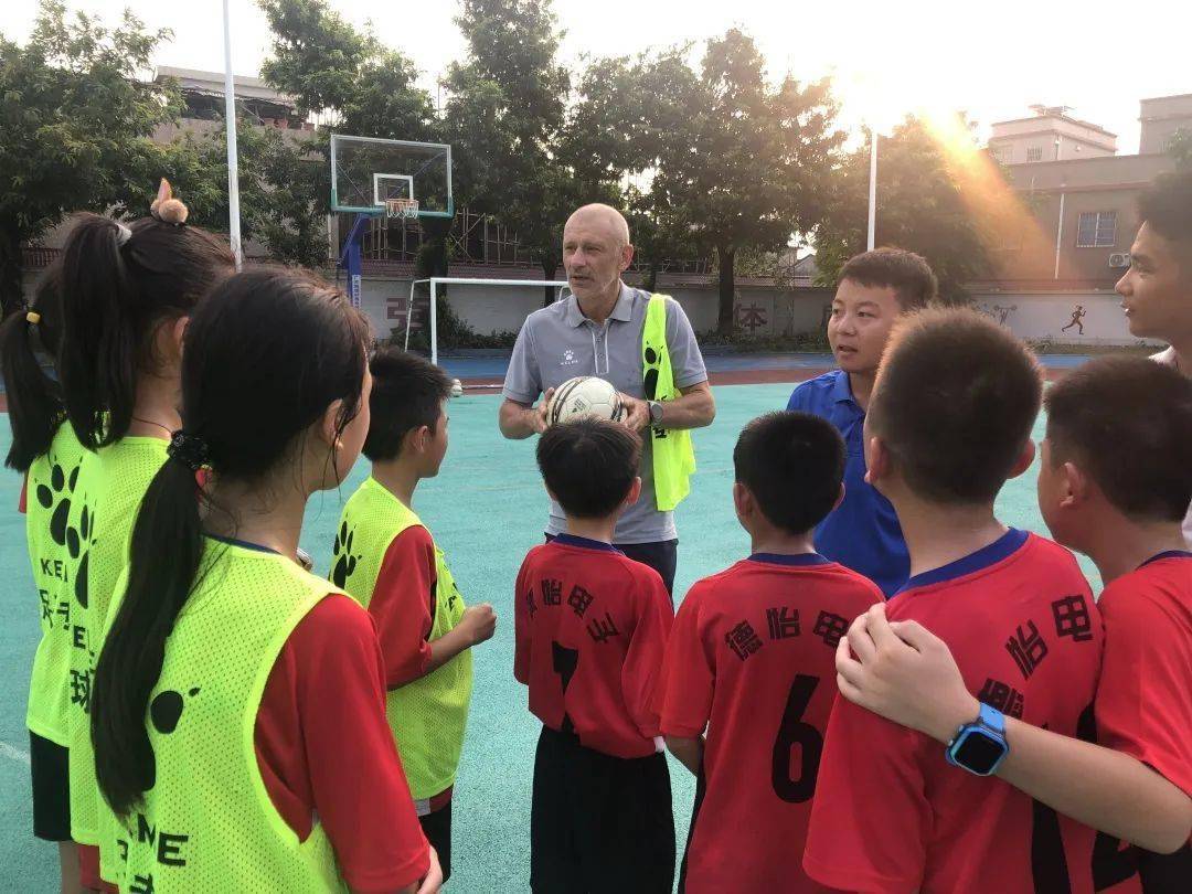 中国足球频道采访全国青少年校园足球特色学校容桂小黄圃小学