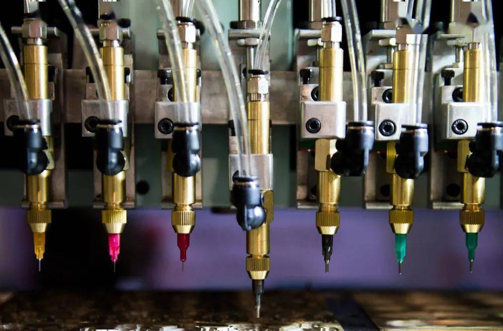 消费电子市场火爆,点燃胶粘剂与点胶新一轮增长引擎