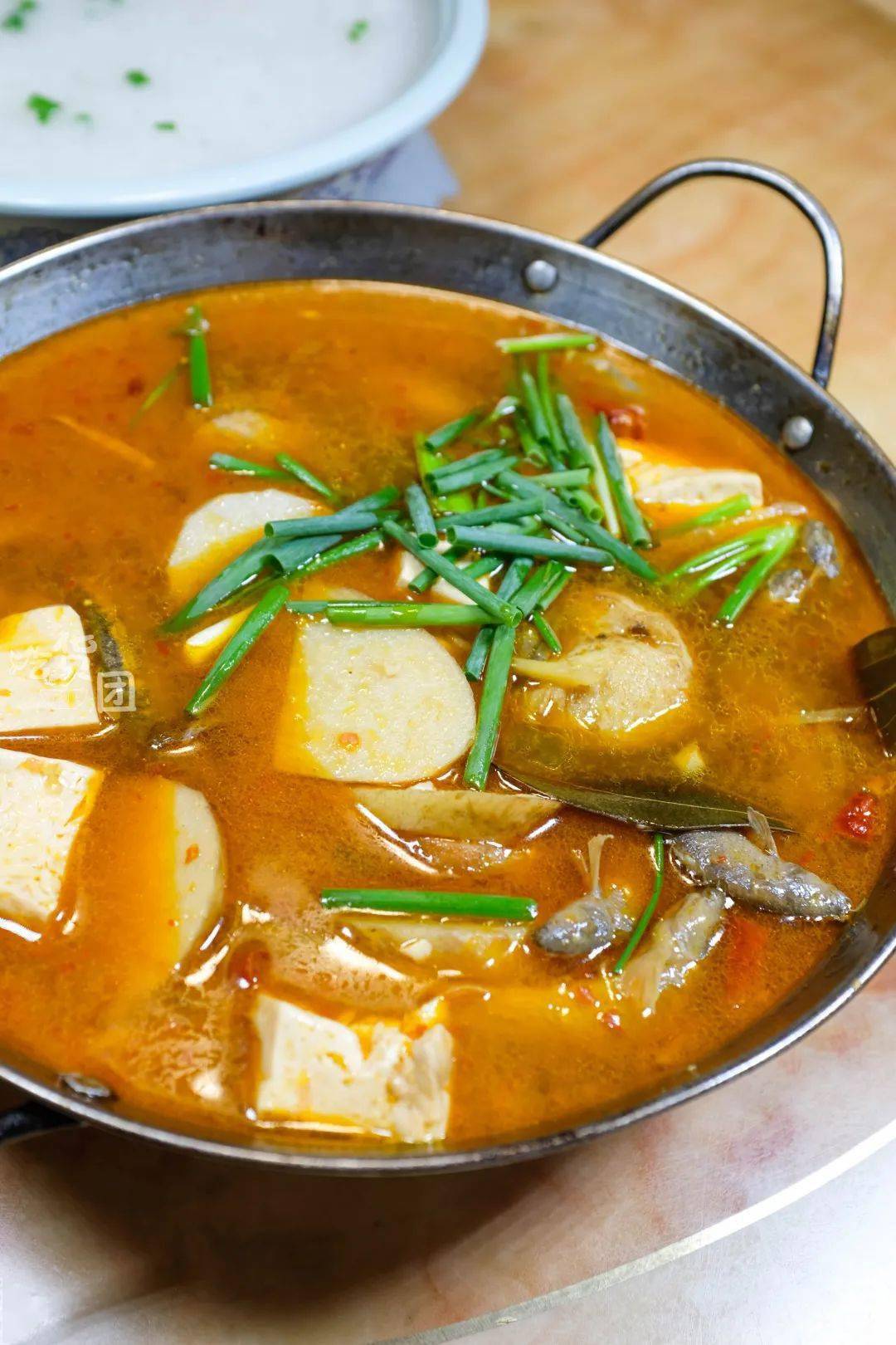 怀揣着满满的对闽北菜的好奇,老板娘陪我一起站在这面菜单墙上给我一