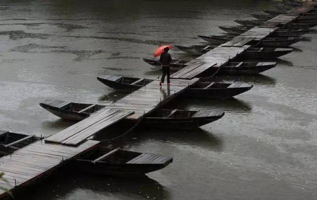 消息资讯如何巧妙安排照片中人、景、物的位置？