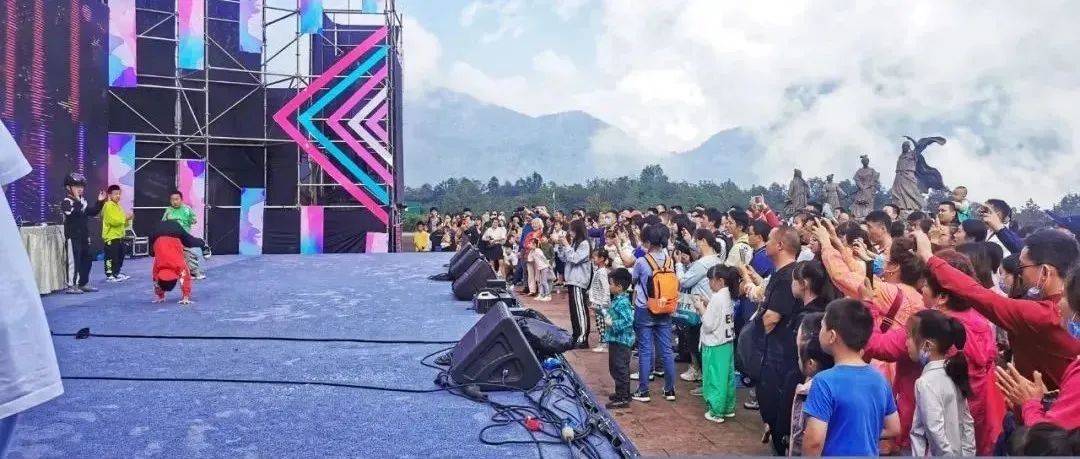 国庆长假，洪雅旅游持续火爆！接待游客37.37万人次！_景区