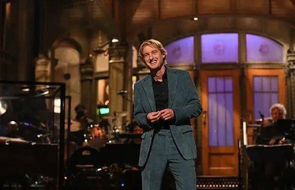 喜剧|斜杠又多一条!有3.6亿粉丝的金·卡戴珊化身一日喜剧打工人