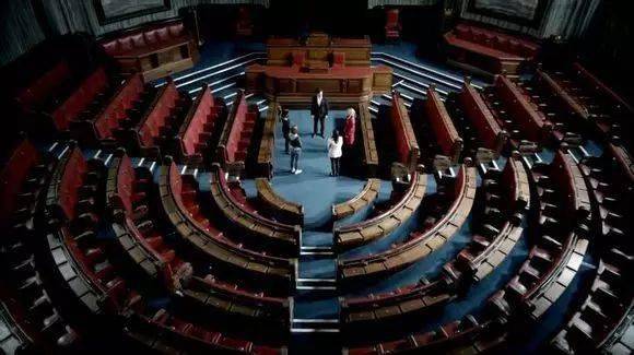 消息资讯如何巧妙安排照片中人、景、物的位置？