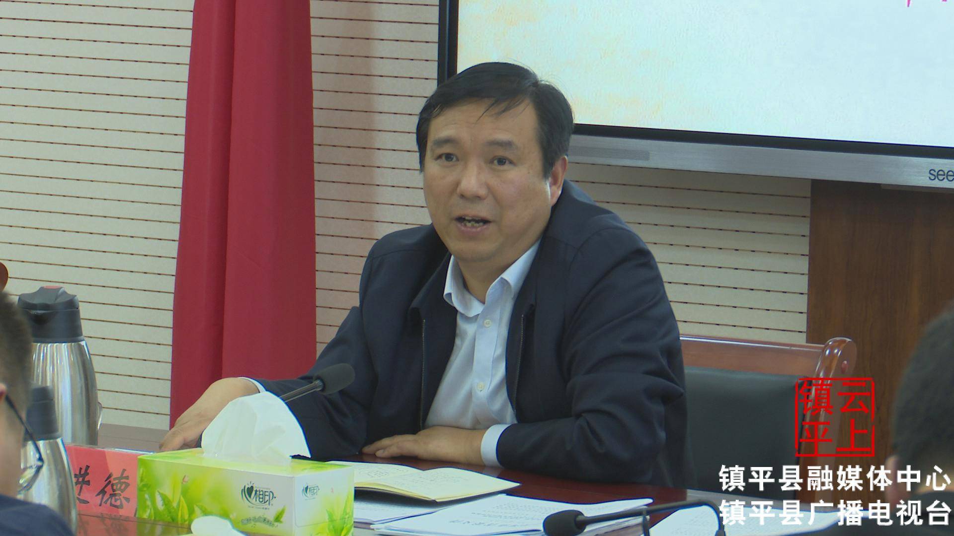 县委书记艾进德主持召开开发区建设座谈会