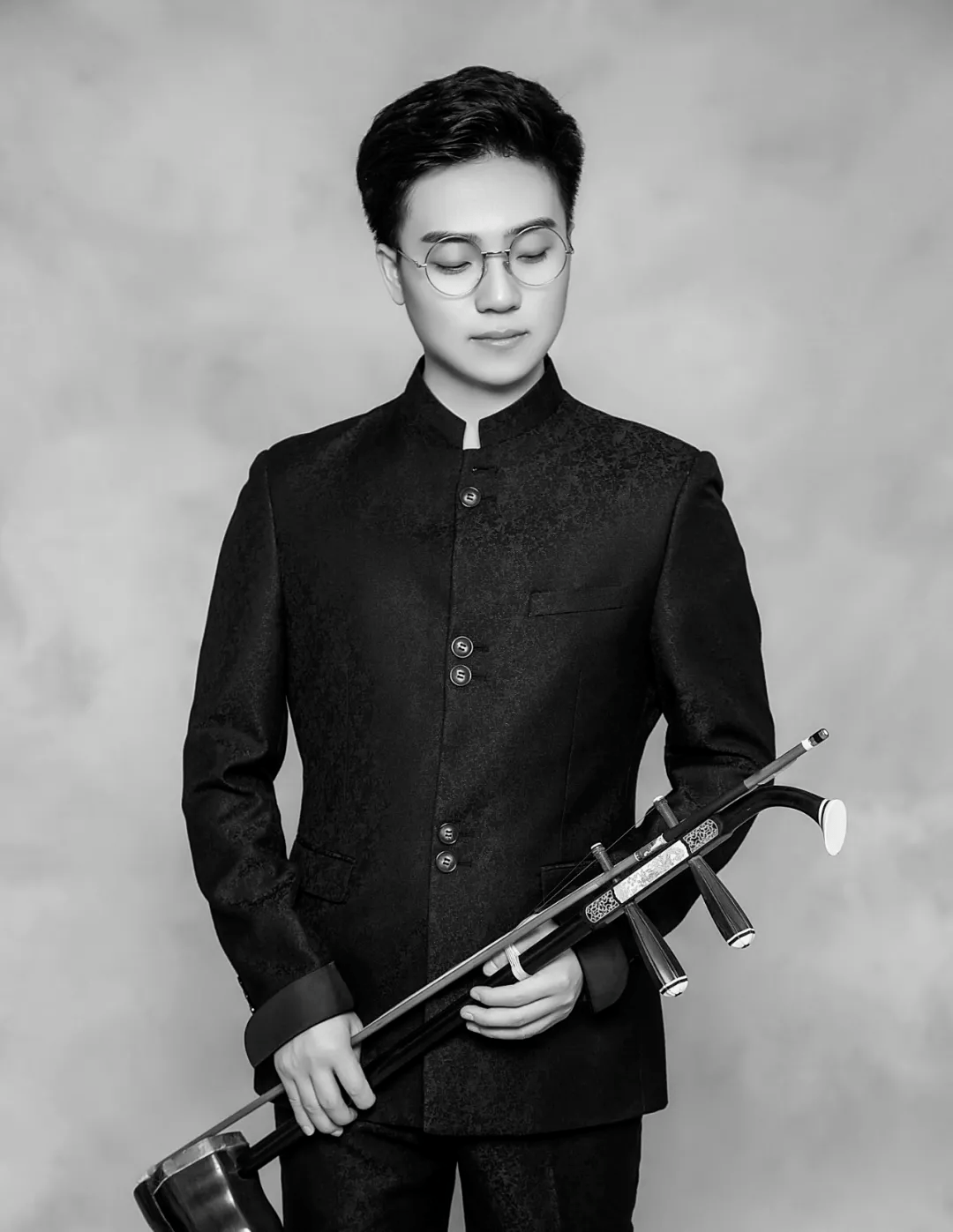 师从中国音乐学院教授博士生导师张维良先生以及中国音乐学院教授陈悦