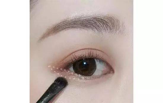 简单淡妆怎么画好看最流行日常淡妆化妆步骤