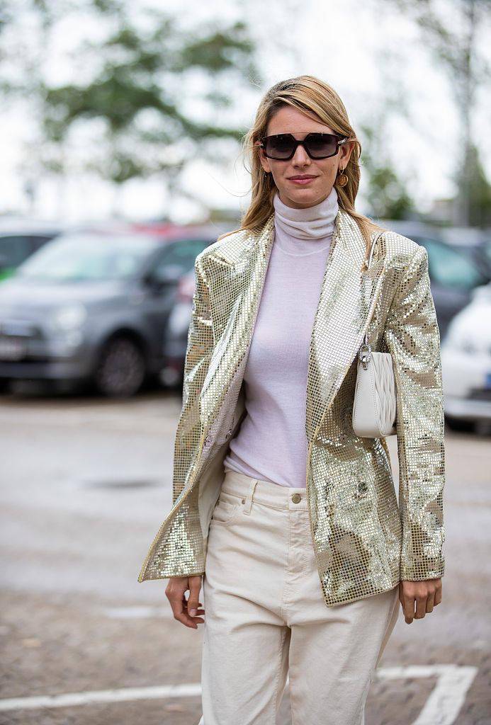 黑色 打底衫不再只是“打底”衫 多样穿法秒变时髦精