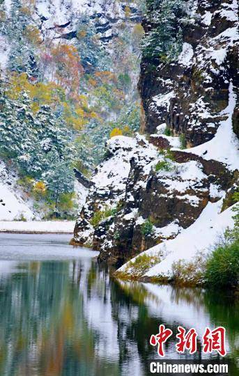 景区|张张壁纸！快来下载属于你的秋雪六盘山美景