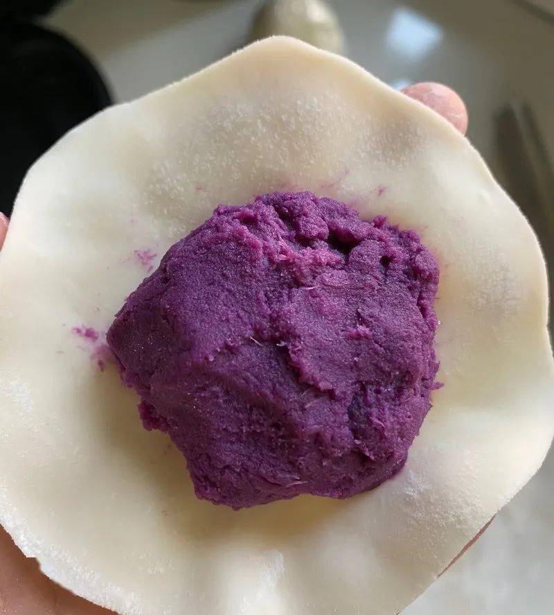 吃剩的饺子皮这样做紫薯饼,外脆里香,全家抢着吃!