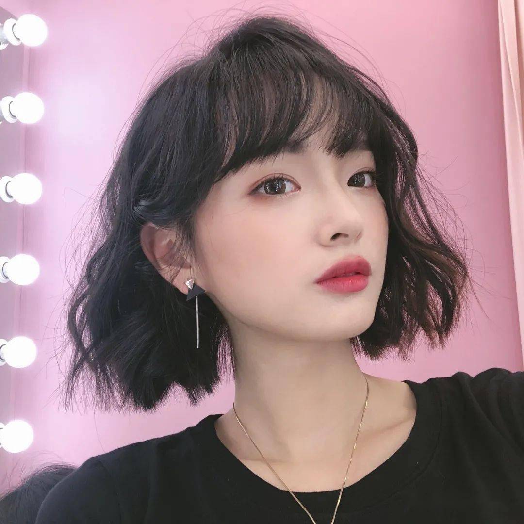 2021流行短发烫卷卷