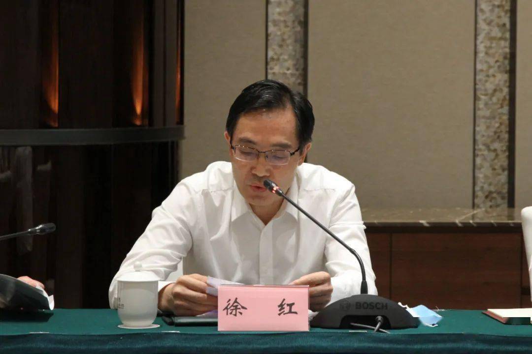 王茂爱在主持会议时指出,澳门金融市场活跃,资金来源广泛,税收优惠大