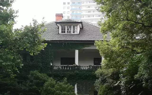 安福路201号满墙爬山虎身后是中西合璧的小楼庭院