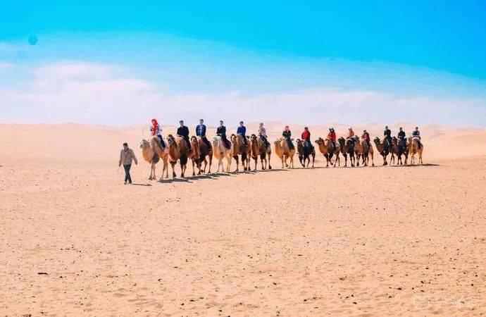 远征腾格里沙漠用脚步丈量信仰4天3晚穿越之旅