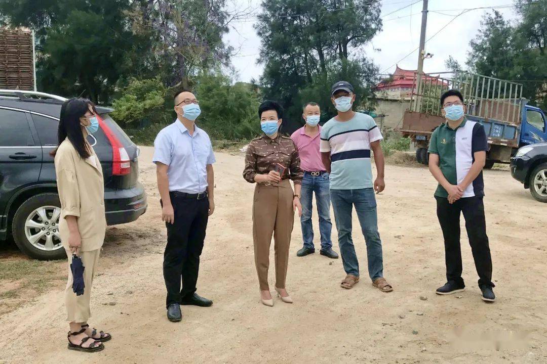 在忠门镇琼山村成兰蔬菜专业合作社调研10月13日上午,党工委委员