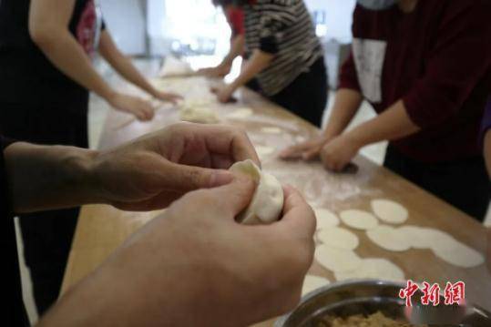 网友|神十三航天员太空过年吃饺子这事，网友操碎了心……