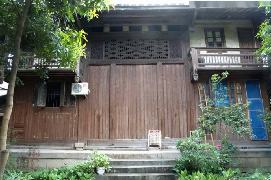 郭梦良的故居看着庐隐经历这一切,郭梦良就和他信里写得一样,"并非良