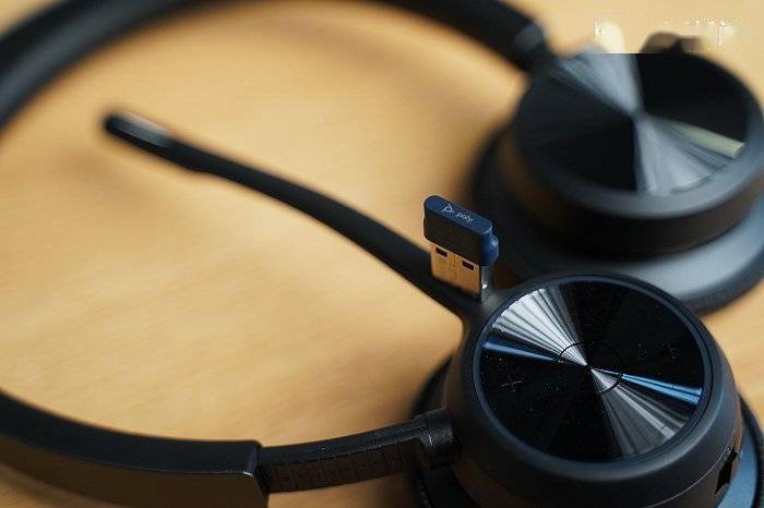 定位办公需求，Poly Voyager 4300 UC无线蓝牙耳机体验