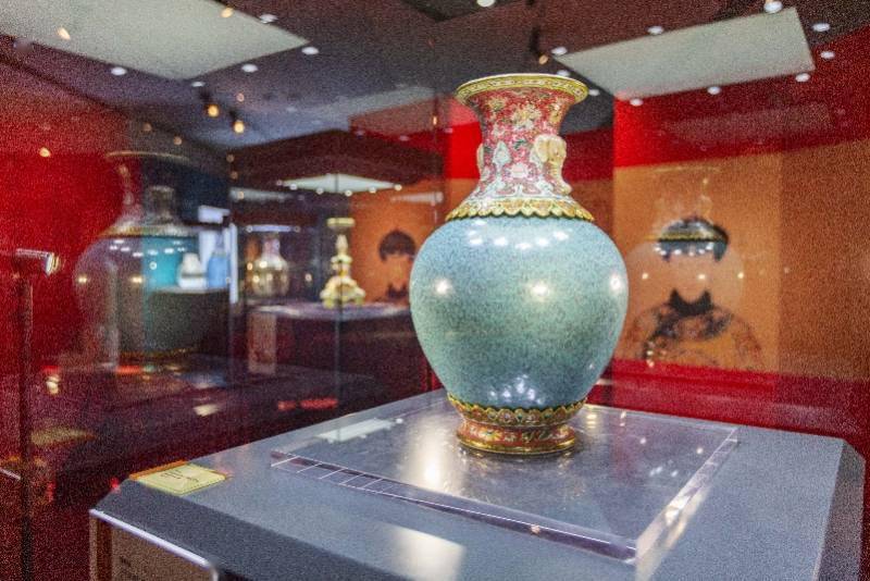 宫廷|郎世宁博物馆级珍罕画作面世！精湛笔触再现纯惠皇贵妃真容