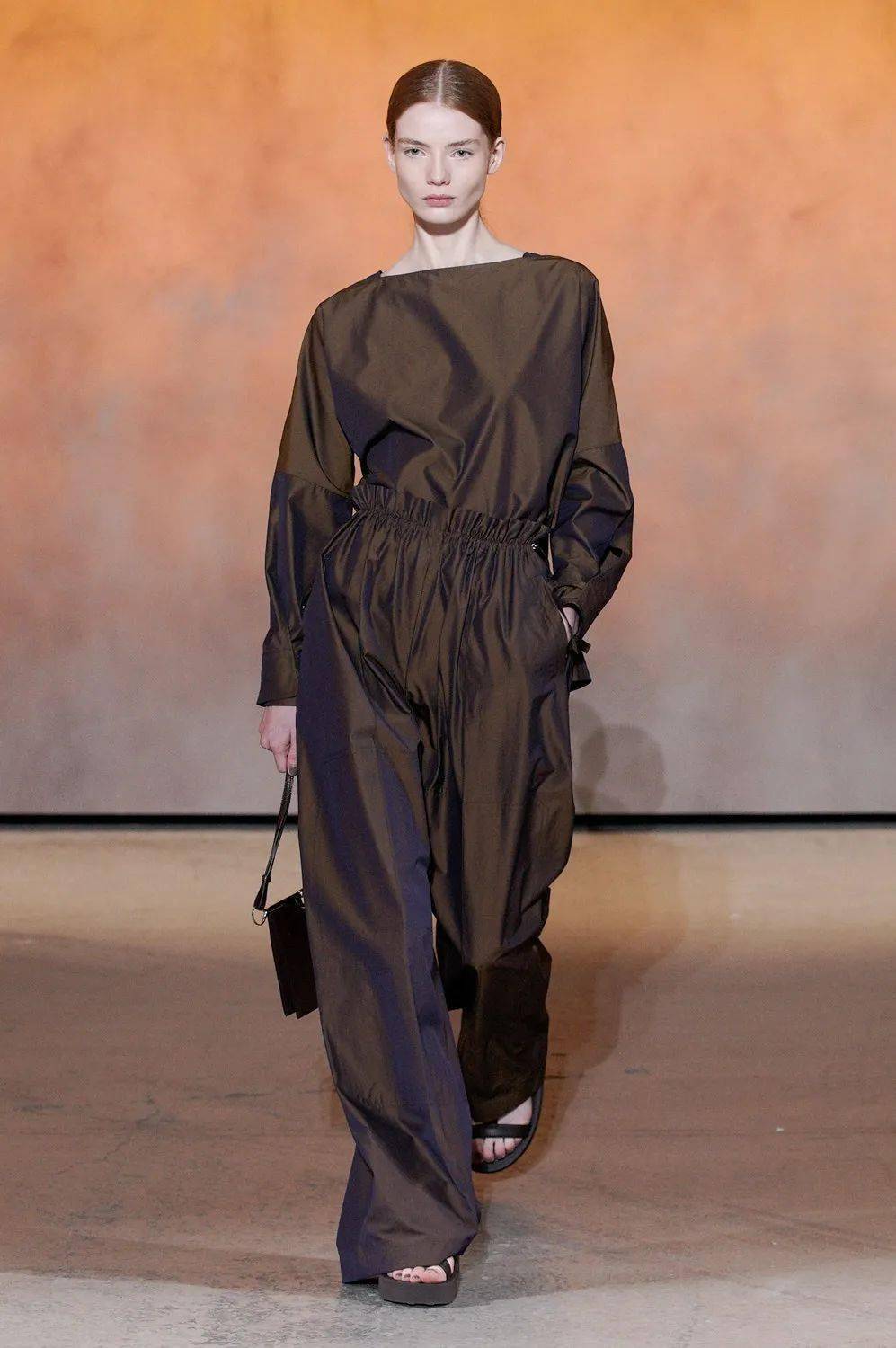 公众 把太阳光的颜色穿在身上!HERMèS(爱马仕)2022春夏全新系列发布