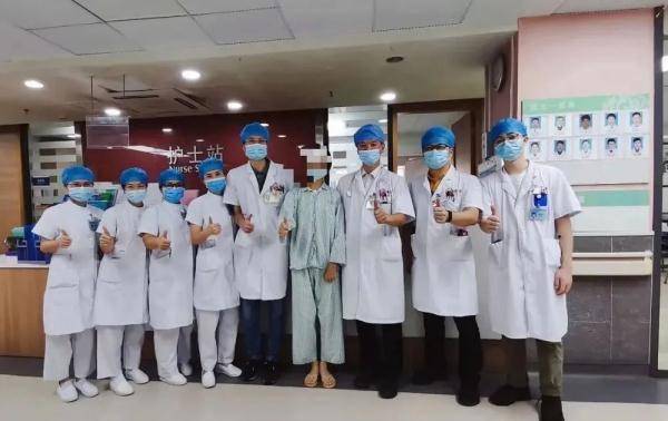 女子|24岁女子体内藏巨大肿瘤！千万别忽视这一步