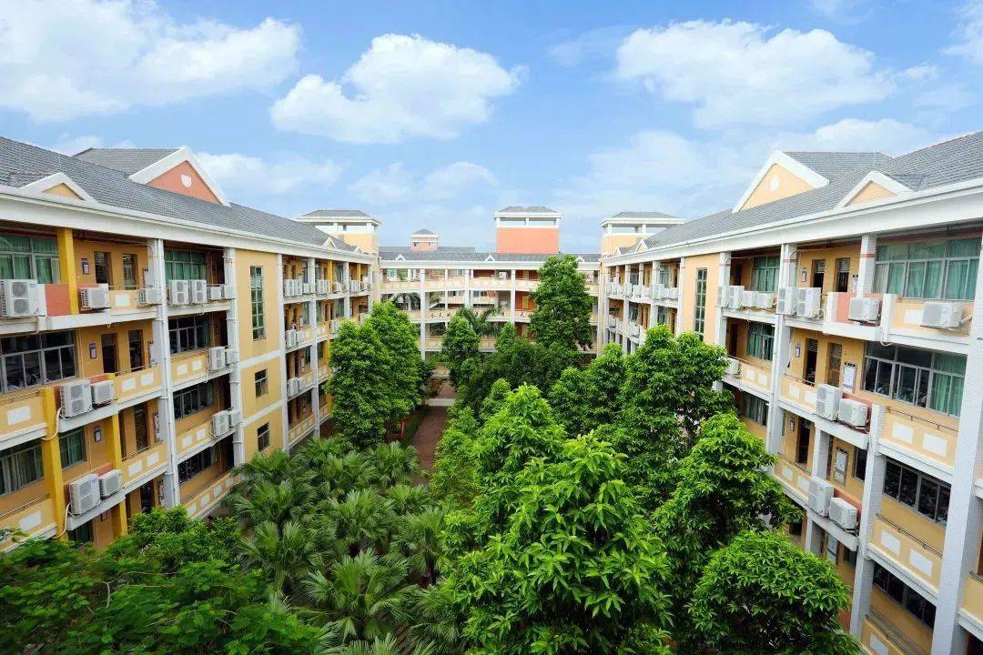 东城这所中学在选聘优秀教师_东莞