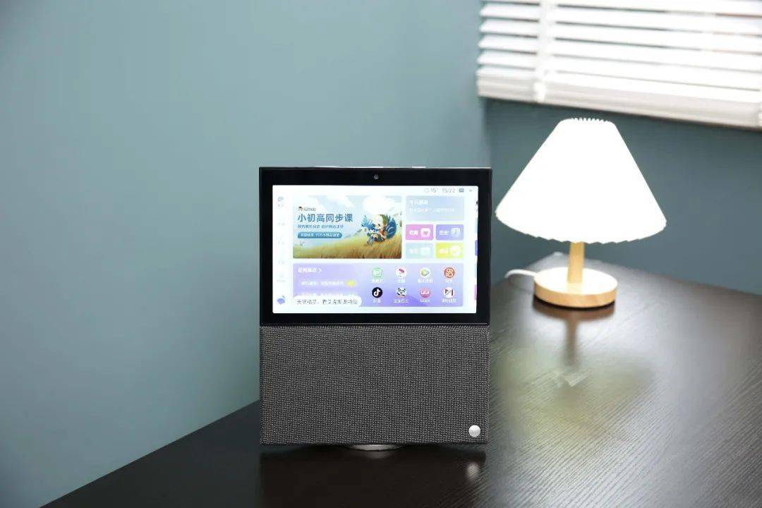 让陪伴不再受制于距离天猫精灵智慧屏v10全体验