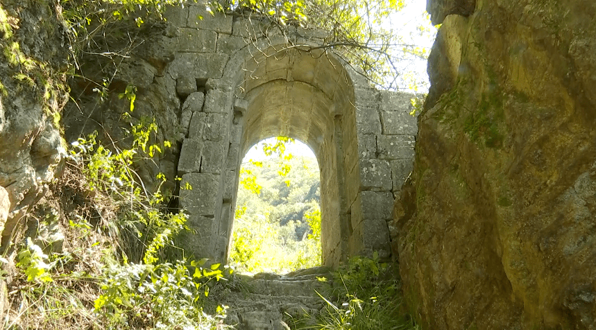 黔西市发现一处古遗迹距今1500多年