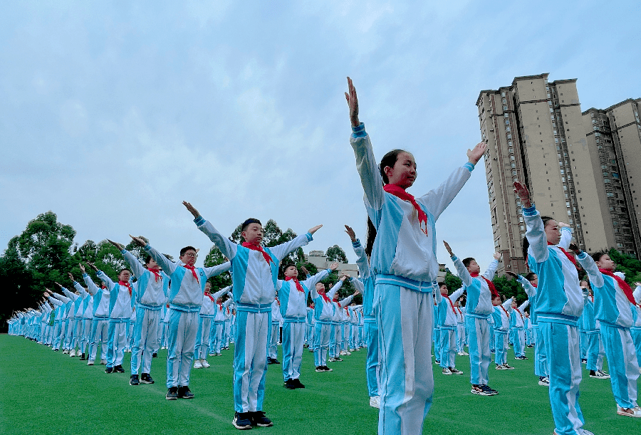 旋律悅動滿校園體魄強健築夢想仁壽縣華興中學仁壽縣實驗學校舉行2021