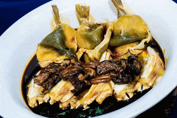 这周来七宝古镇品尝靖江美食吧每天限量发放靖江蟹黄汤包100只