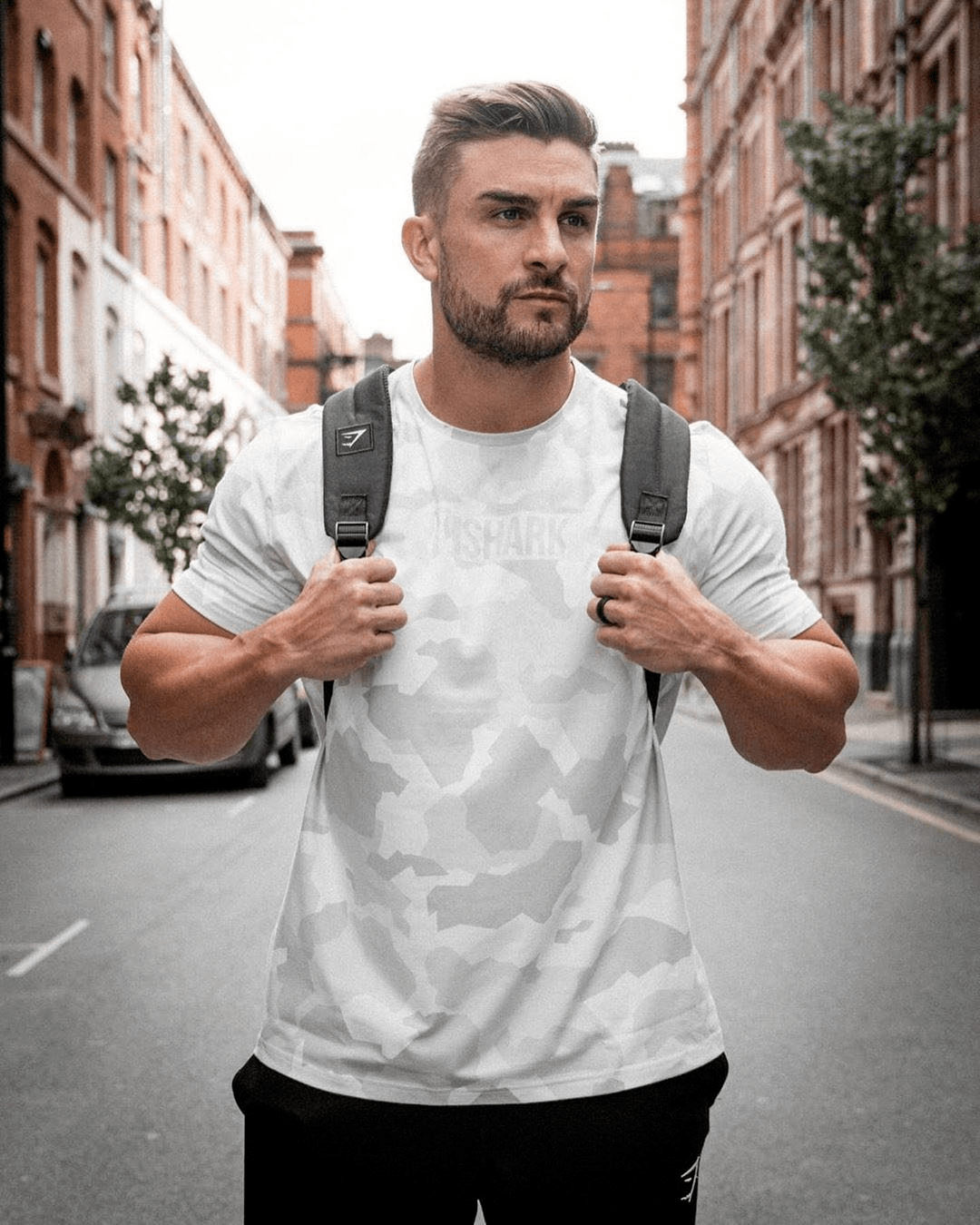 今天带大家认识一位英国最性感的健身男模和健美运动员ryan terry