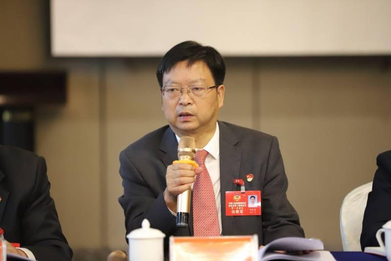 杨凯波参加党务群团和灰山港镇联络组讨论