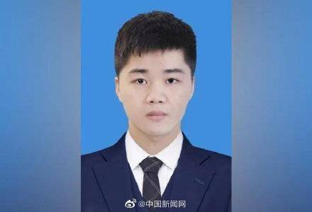 25岁应届博士成985高校博导！网友：别让我妈看见系列