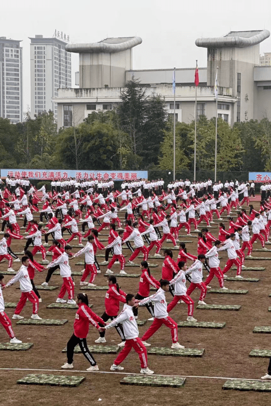 躬逢市运盛会贤聚云上之溪2021年义乌市中小学田径运动会在上溪中学
